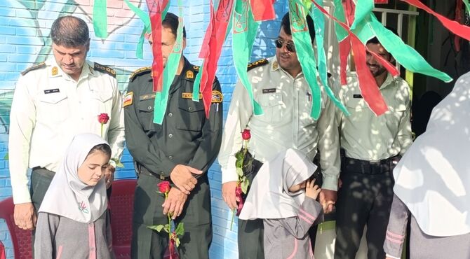 مراسم گرامیداشت هفته نیروی انتظامی در دبستان شاهد عبدالرحمن آدمی