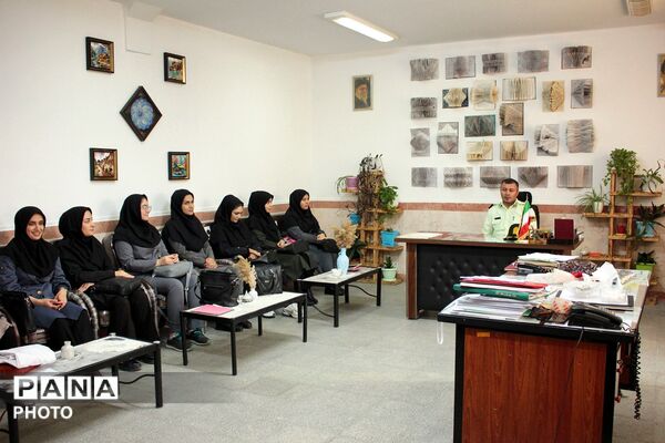 مراسم گرامیداشت هفته نیروی انتظامی در هنرستان شهید سادلجی 