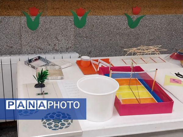 برپایی نمایشگاه ریاضی در دبیرستان آرمینه مصلی‌نژاد