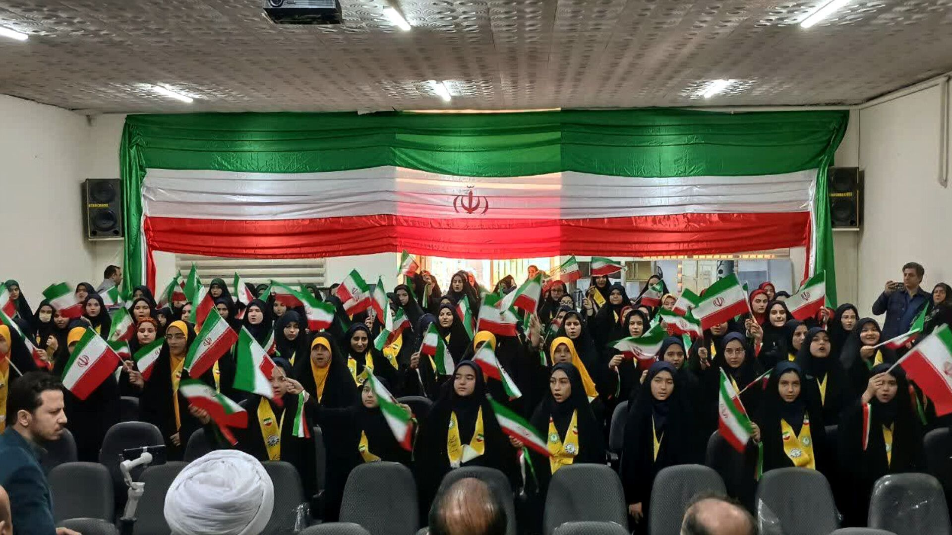 زنگ انقلاب در اسلامشهر طنین‌انداز شد