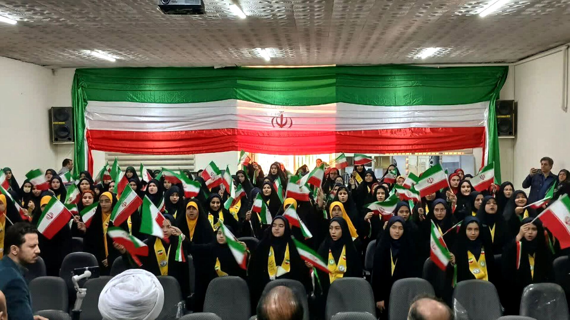 زنگ انقلاب در اسلامشهر طنین‌انداز شد