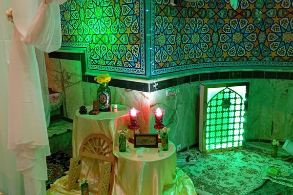 آغاز آیین معنوی اعتکاف در مصلای اسلامشهر با حضور گسترده نوجوانان