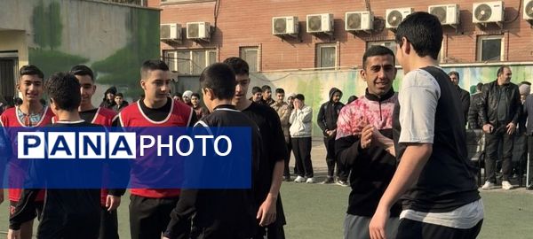  مسابقات ورزشی بین مدرسه ای دانش آموزان پسر متوسطه اول در پاکدشت