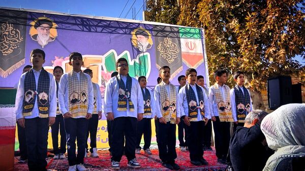 فریاد استکبارستیزی دانش‌آموزان نظرآبادی در روز ۱۳ آبان