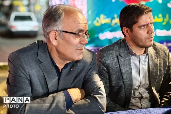 قرار شبانه مردم نسیم شهری در بهارستان دو