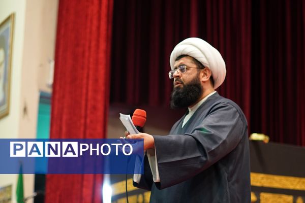 آیین بدرقه دانش آموزان منتخب به عمره دانش‌آموزی از هشت استان کشور در کرمانشاه