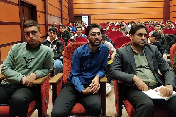 همایش موفقیت در کنکور سراسری در بهارستان‌2