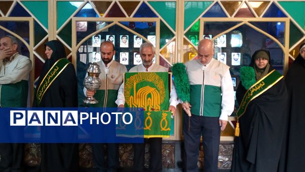 حضور خادمین حرم مطهر امام رضا (ع) به‌مناسبت دهه کرامت و هفته معلم در اداره آموزش و پرورش منطقه ۱۹