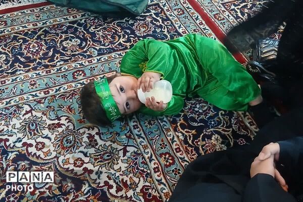 لالایی عشق در سوگ کوچک‌ترین شهید کربلا