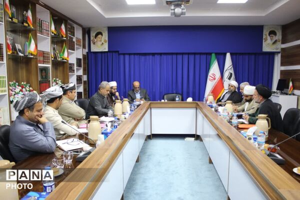هم‌اندیشی مدیران مرکز بزرگ اسلامی با نماینده ولی فقیه در استان کردستان