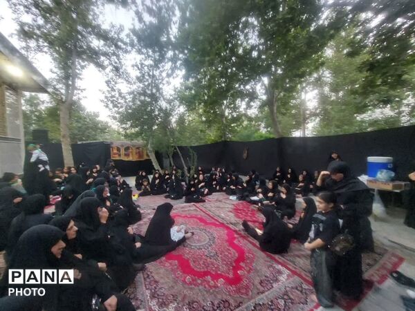 برپایی موکب کودک در جوار شهدای گمنام منطقه ۱۸ 