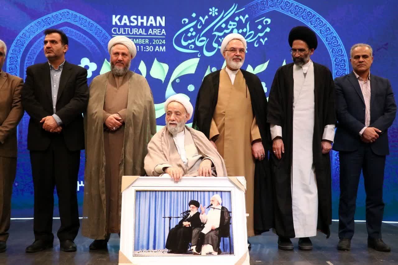 اولین اجلاس نماز با عنوان نماز نسل‌نو و رسالت ما در کاشان