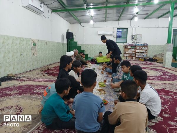 افطار و نماز جماعت روز پنجم ماه رمضان در حسینیه شهید جشاری