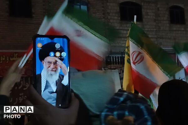خروش مردم شیراز در شب‌های قرار و ایستادگی هنوز ادامه دارد
