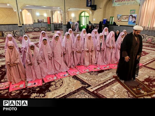 جشن تکلیف دختران جوکار به یاد دانش‌آموزان میناب برگزار شد