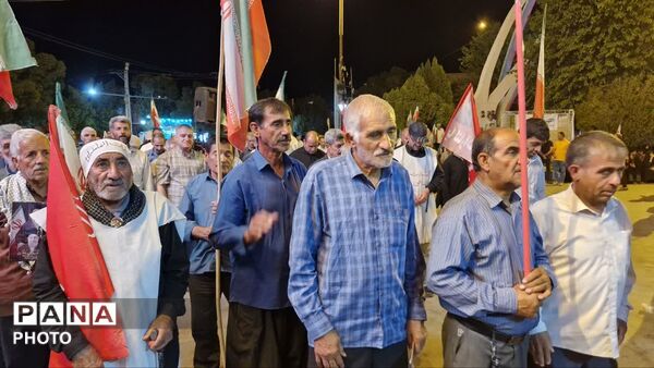 صد و پنجاه و سومین شب تجمعات «بیعت با رهبری» در نورآباد با تجدید میثاق و نماز استغاثه 