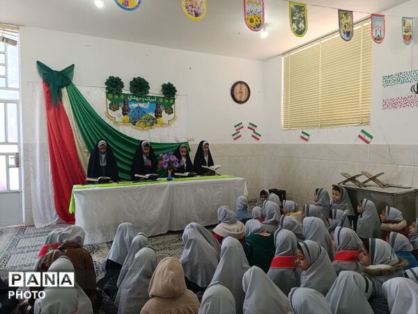 محفل نورانی قرآن در دبستان خدیجه کبری ابرکوه