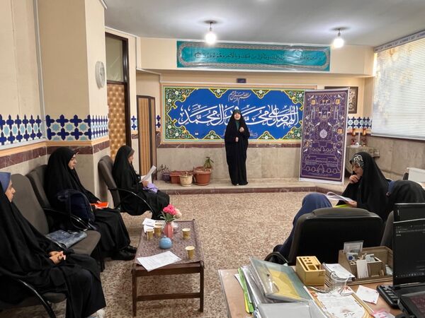 جلسات توانمند سازی دانش آموزان راه یافته به مرحله استانی مسابقات قرآن عترت و نماز