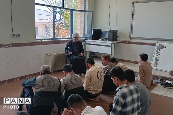 دانش‌آموزان جهادی شهرستان بن به استقبال سال تحصیلی جدید رفتند
