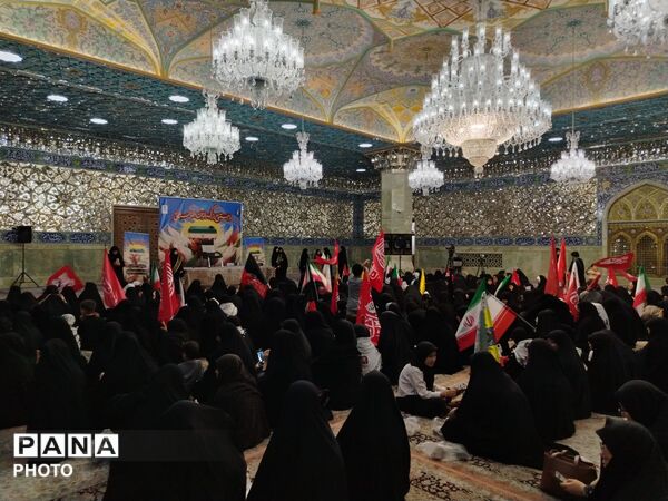 پرچم سرخ انتقام در دست بانوان افغانستانی