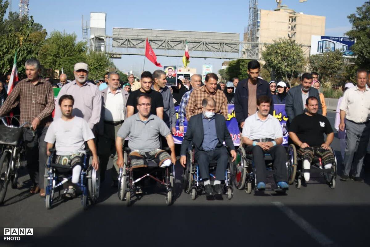 همایش پیاده‌روی خانوادگی روز کرج 