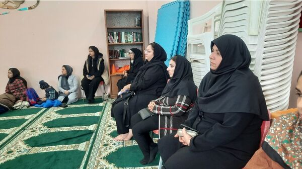 نشست صمیمی انجمن و اولیا پایه هفتم در دبیرستان فرهنگیان ناحیه۷ مشهد