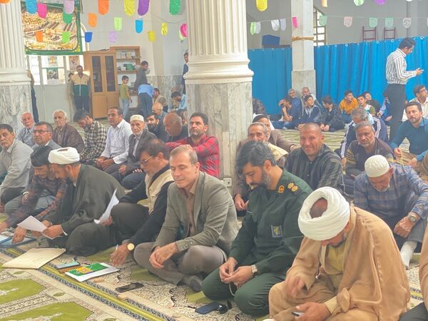 حضور جمعی از فرهنگیان مانه و سملقان در نماز عبادی سیاسی جمعه