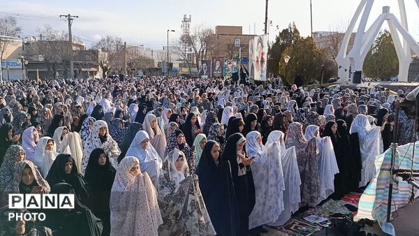 اقامه نماز عید سعید فطردر شهرستان نورآباد 