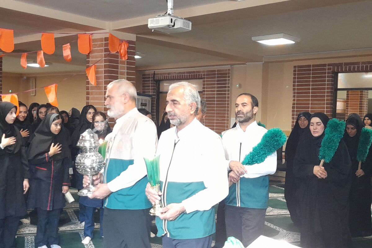 جشن میلاد حضرت زینب(س) با حضور خادمان رضوی