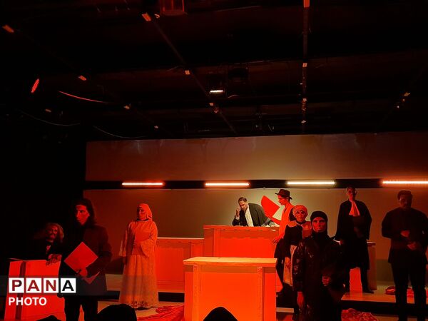 تئاتر «پرونده ۲۰۲۶» با محوریت تاریخ، عدالت و فرجام سکوت در حوزه هنری انقلاب اسلامی خراسان رضوی  