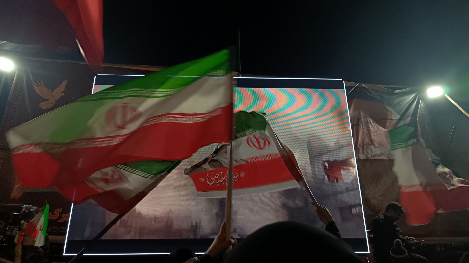 حماسه سازی مردم نیشابور در بیستمین شب از راهپیمایی های مردمی بلوار فضل 