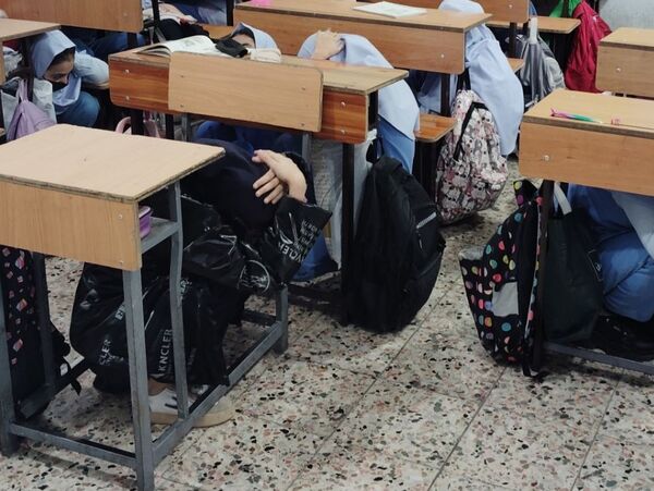 مانور زلزله در دبستان هیأت امنایی دخترانه بهار دانش 