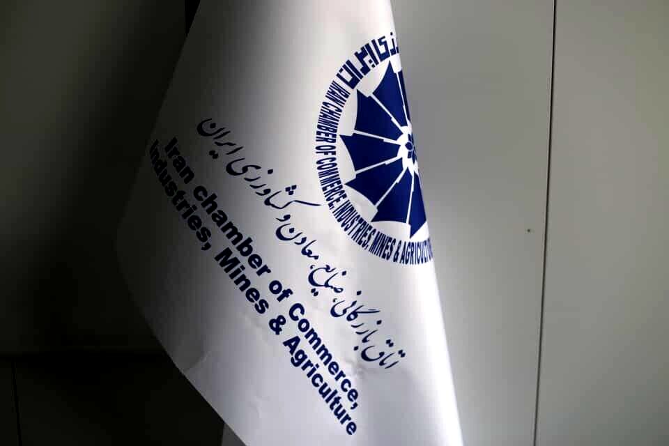 فعالان اقتصادی از پرداخت وجه برای برخورداری از اینترنت پرو خودداری کنند