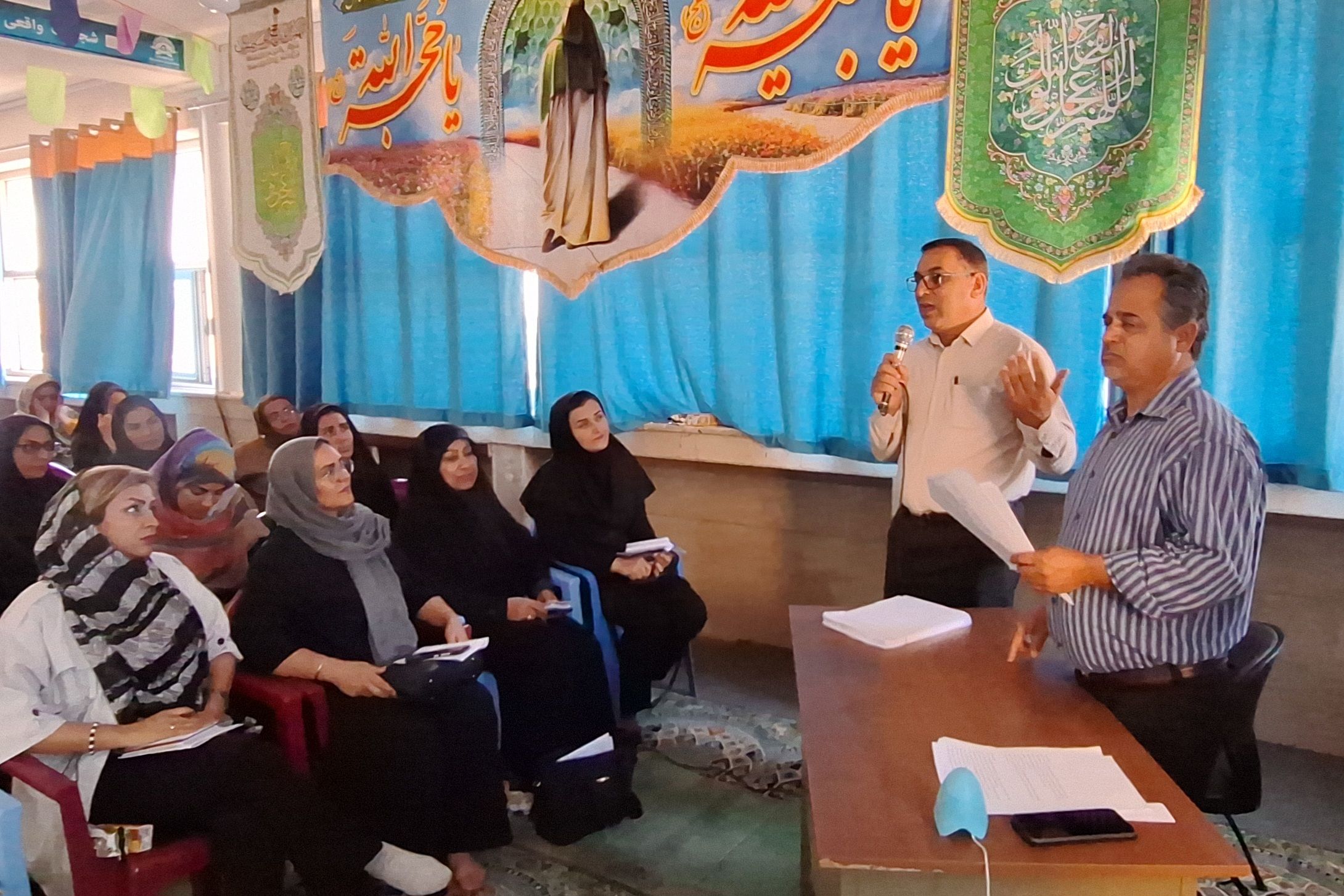 جلسه تعامل اولیا و مربیان دبیرستان هیأت امنایی رازی