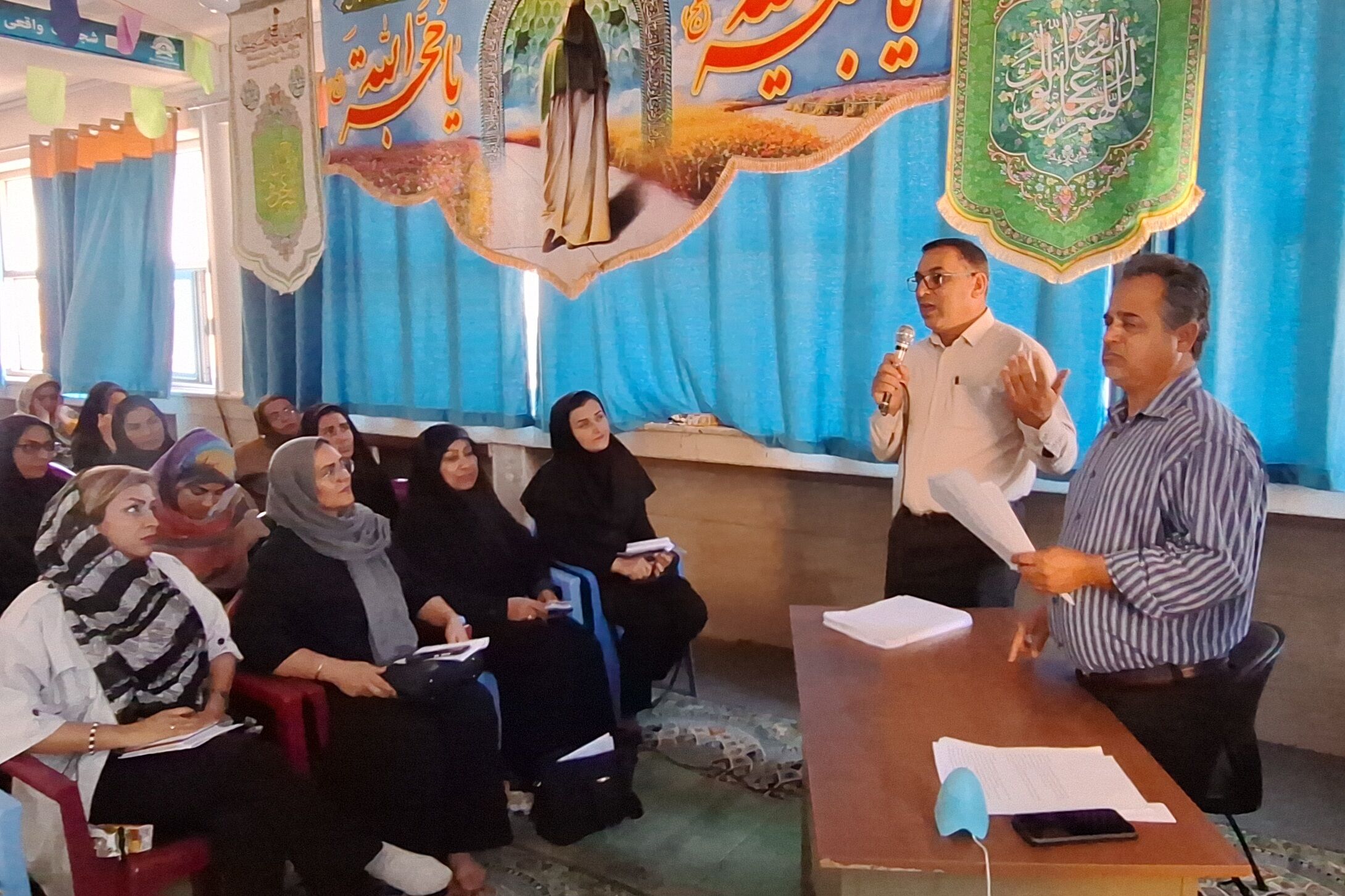 جلسه تعامل اولیا و مربیان دبیرستان هیأت امنایی رازی