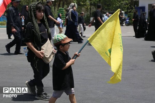 مراسم وداع با پیکر مطهر رهبر شهید در مصلی تهران 