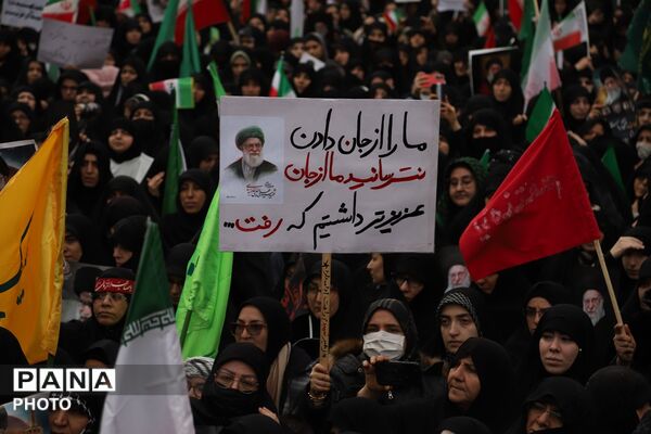 تجمع بانوان علمدار زینبیون تبریز در محکومیت جنایات بی سابقه آمریکا و رژیم صهیونیستی