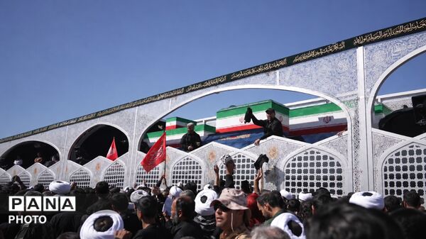 در آغوش خورشید هشتم؛ وداع حماسی با رهبر شهید در حریم امام مهربانی‌ها - 1
