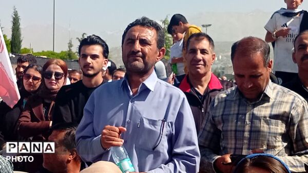 همایش بزرگ پیاده روی خانوادگی  هفته سلامت در یاسوج 