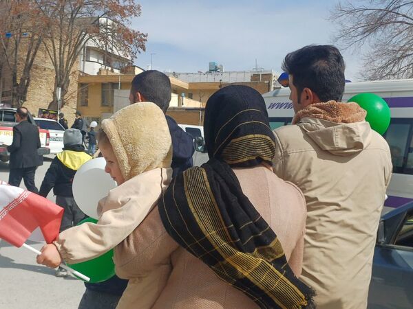 خروش مردم غیور شهرستان بروجن در راهپیمایی ۲۲ بهمن