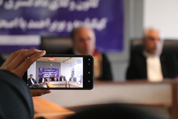 نشست خبری هیأت مدیره کانون وکلای دادگستری فارس و کهگیلویه بویر احمد با اصحاب رسانه