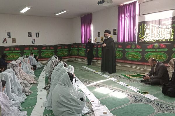  زنگ نماز در هنرستان آفرینش پردیس با حضور امام جمعه و مدیر آموزش و پرورش