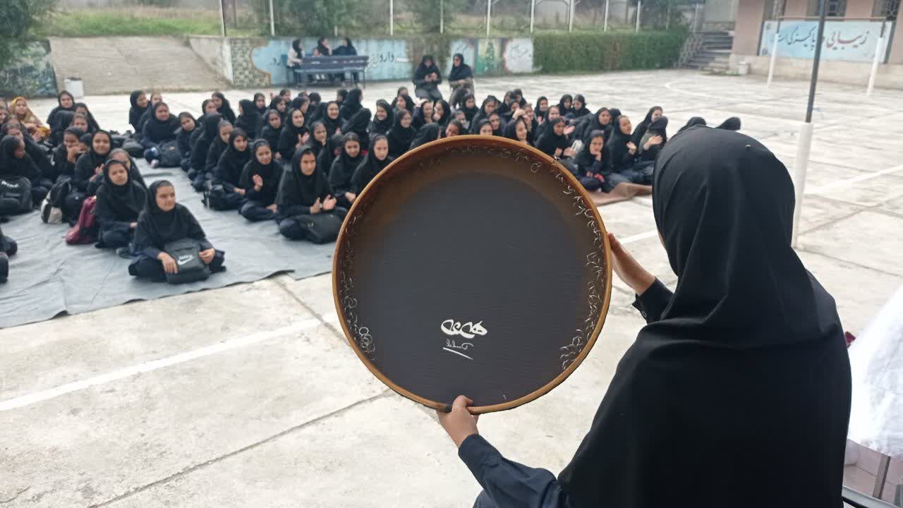 مراسم هفته مازندران و روز دانش‌آموز در دبیرستان یاران امام تیرتاش 