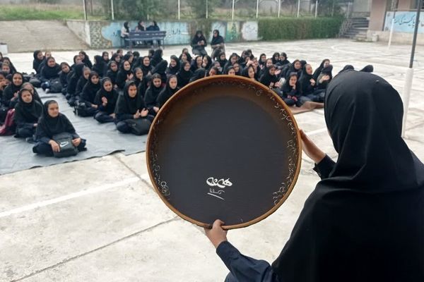 مراسم هفته مازندران و روز دانش‌آموز در دبیرستان یاران امام تیرتاش 