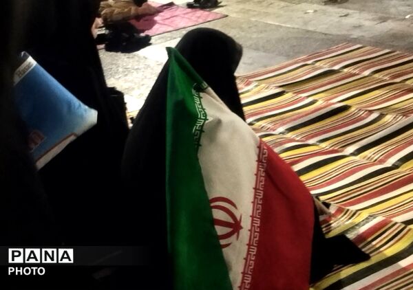 نهمین شب از مراسم عزاداری امام حسین همراه با هئیت زنجیر زنی در حسینیه امام خمینی