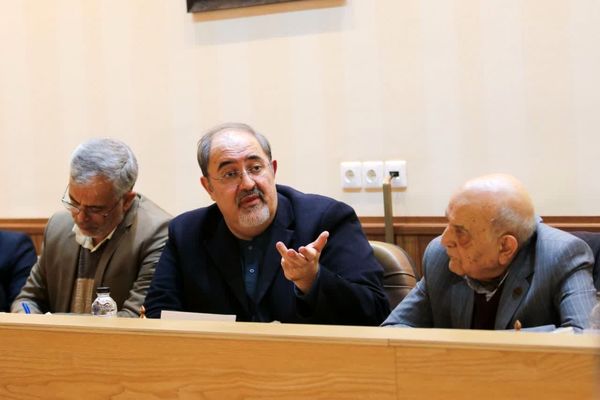 نشست خیرین مدرسه‌ ساز استان اصفهان با استاندار