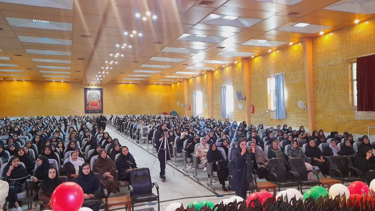تقدیر از برگزیدگان جشنواره امید فردا