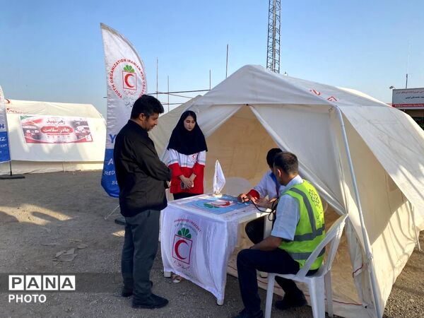 خدمت بی‌وقفه امدادگران هلال‌احمر به زائران