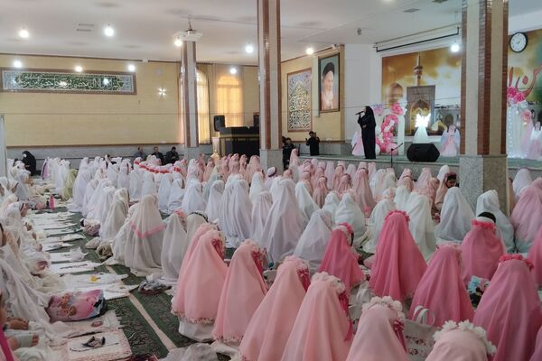 جشن تکلیف هزار دانش‌آموز دختر ناحیه ۳ شیراز