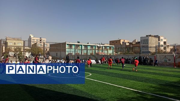 افتتاحیه زمین چمن مصنوعی در دبستان فطرت